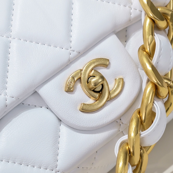 シャネルバッグ素材ディテール